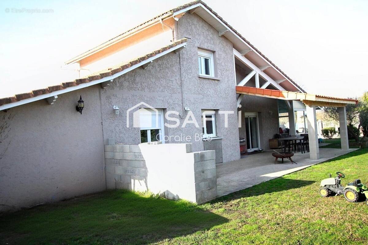 Photo 1 - Maison à SALIGNAC