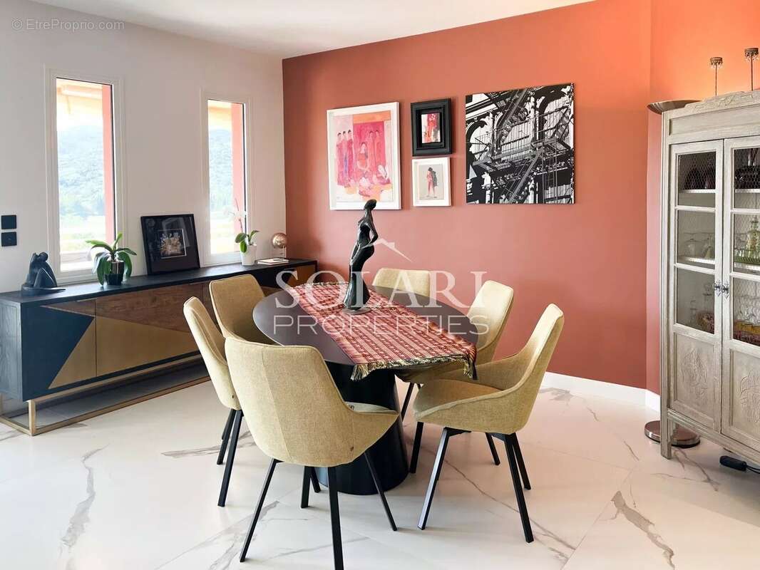 Appartement à MANDELIEU-LA-NAPOULE