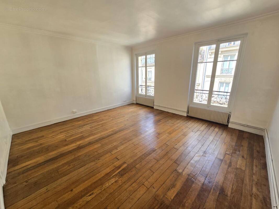 Appartement à PARIS-17E
