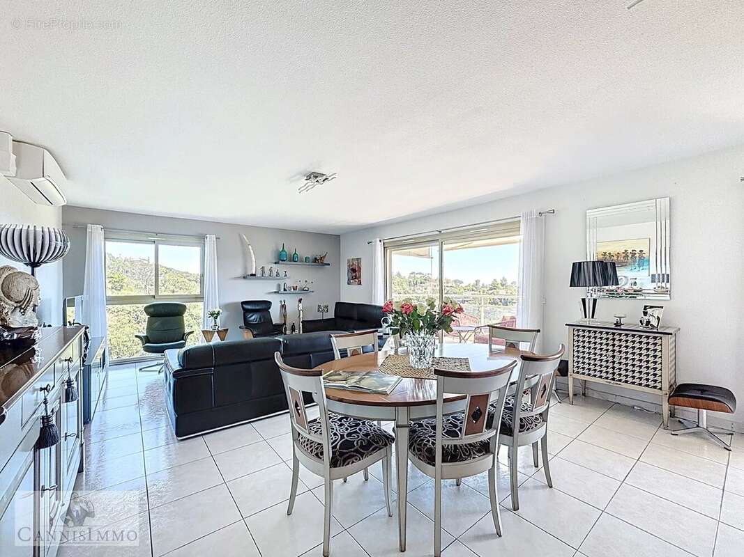 Appartement à MANDELIEU-LA-NAPOULE