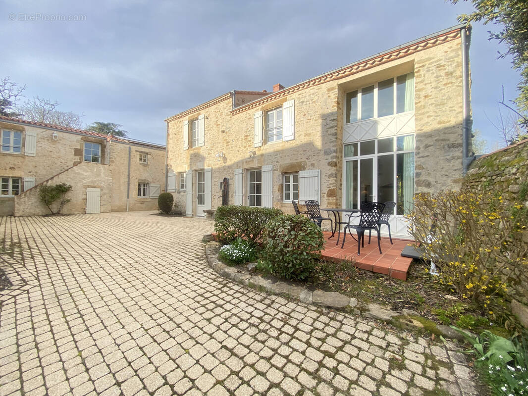 Maison à TALMONT-SAINT-HILAIRE
