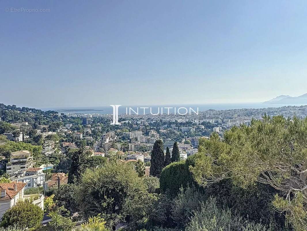 Appartement à LE CANNET