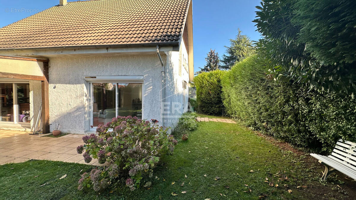 Maison à BEYNES