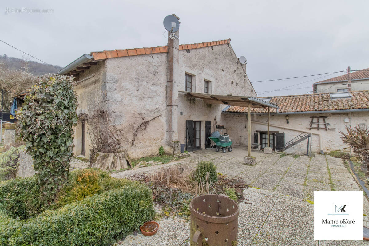 Maison à BUXIERES-SOUS-LES-COTES