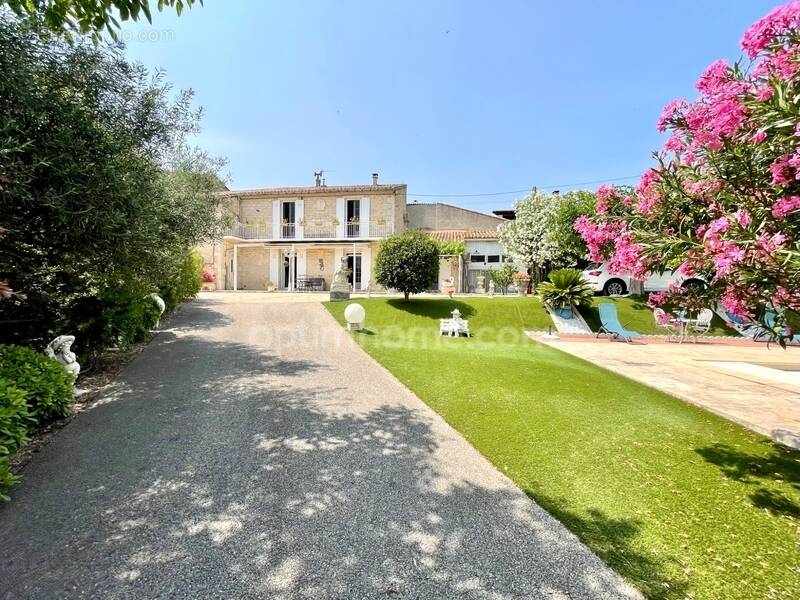 Maison à BELLEGARDE