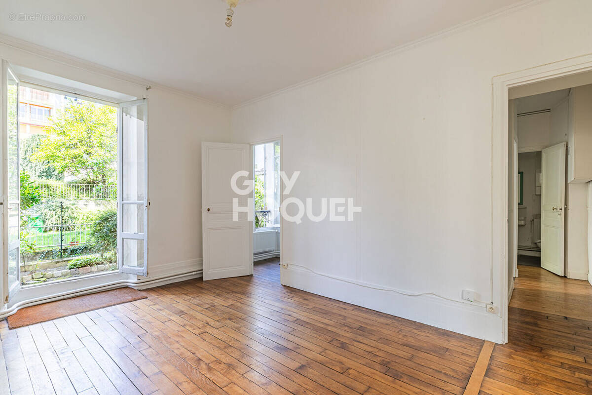 Appartement à PARIS-15E