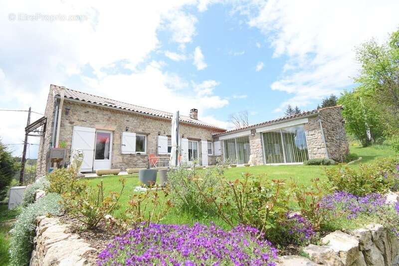 Maison à SAINT-AGREVE