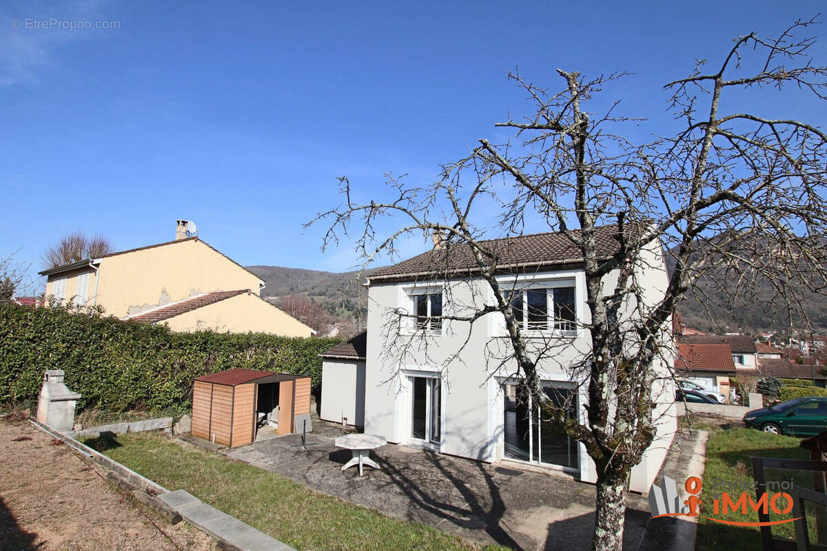Maison à LAGNIEU