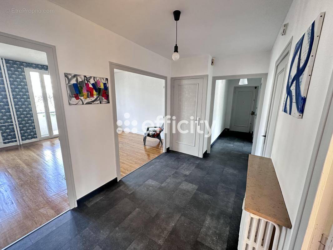 Appartement à SAINT-ETIENNE