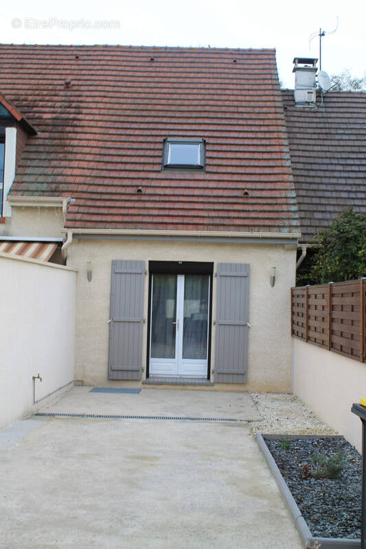 Maison à THIERS-SUR-THEVE