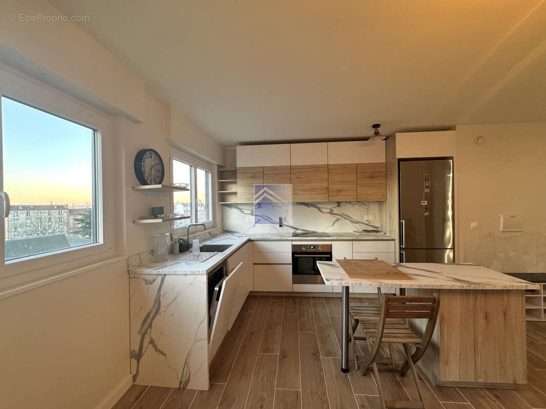 Appartement à COURBEVOIE