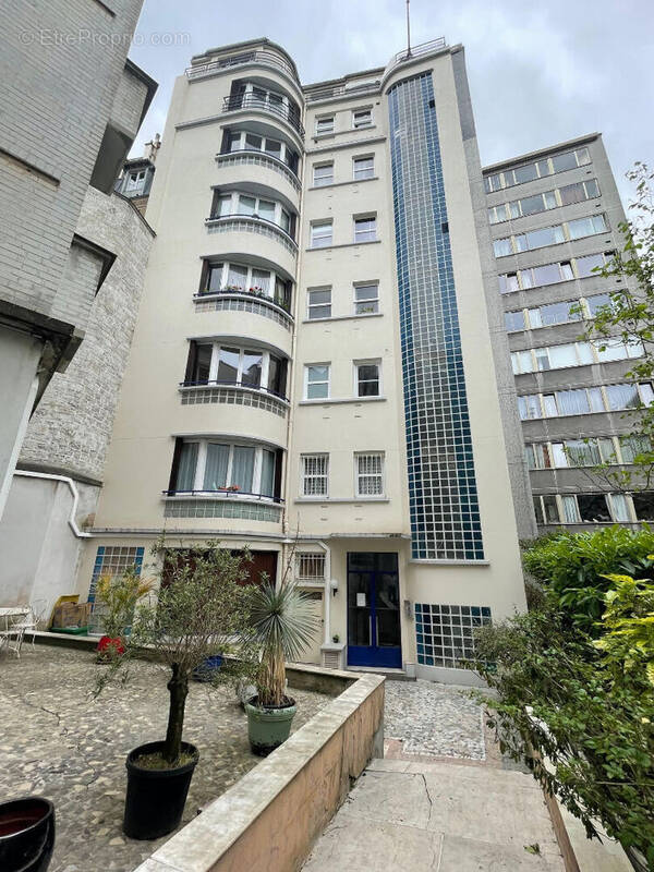 Appartement à PARIS-7E