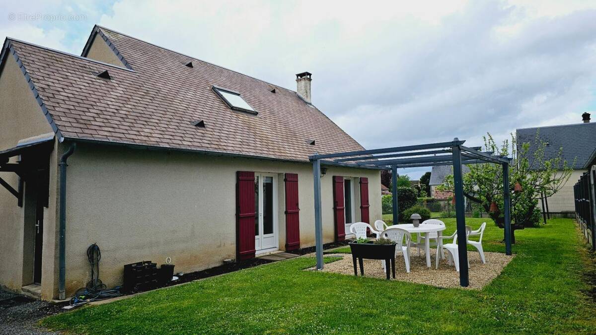 Maison à PLAIMPIED-GIVAUDINS