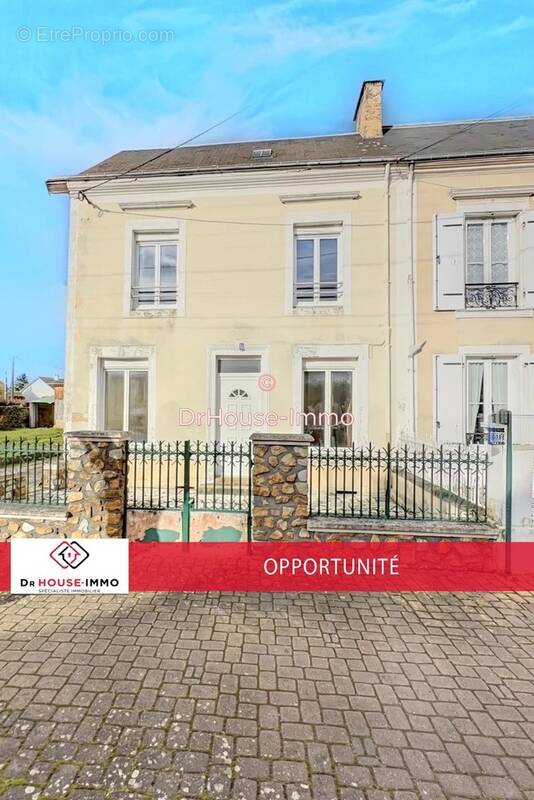 Maison à SAINT-COSME-EN-VAIRAIS