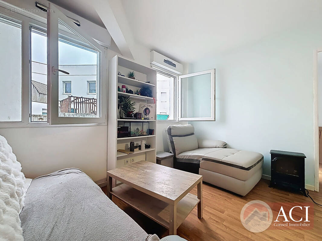 Appartement à VILLETANEUSE