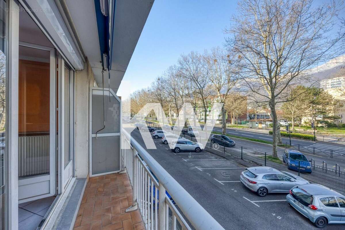Appartement à LE PONT-DE-CLAIX