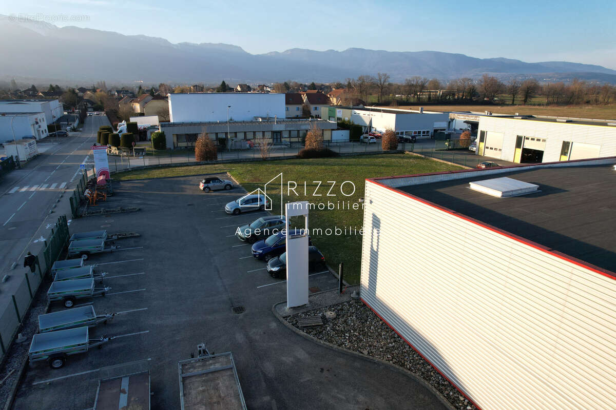 Commerce à ORNEX