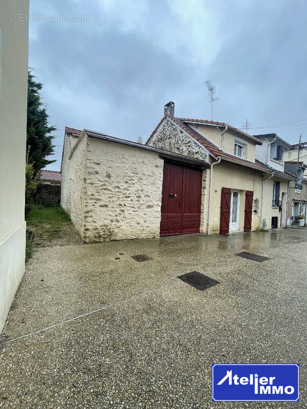 Maison à BOUSSY-SAINT-ANTOINE