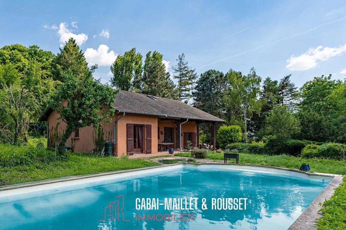 Maison à GENAY
