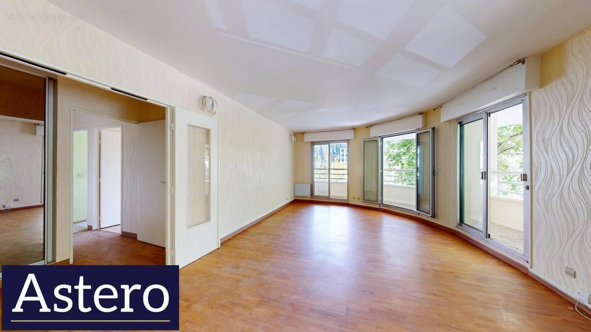 Appartement à COURBEVOIE