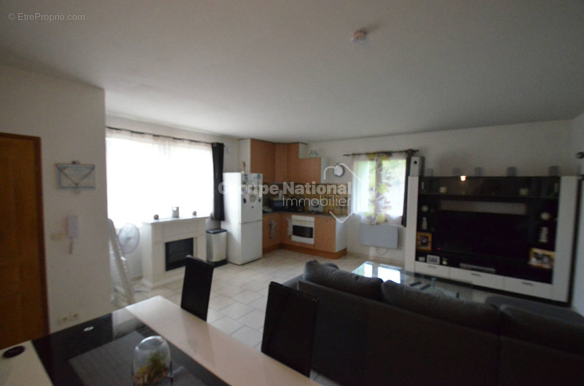 Appartement à FLASSANS-SUR-ISSOLE