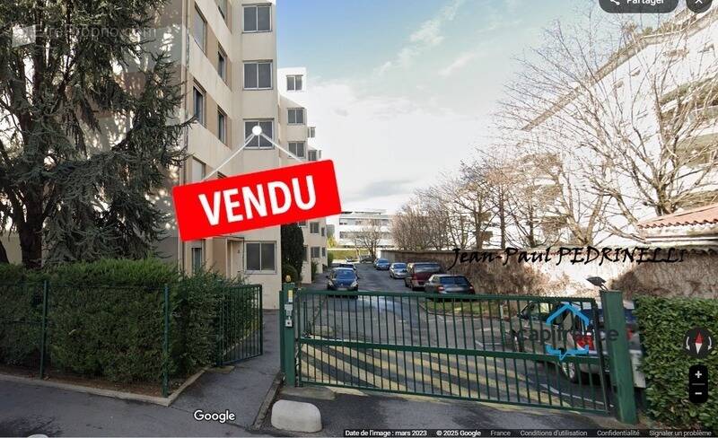 Parking à LYON-8E