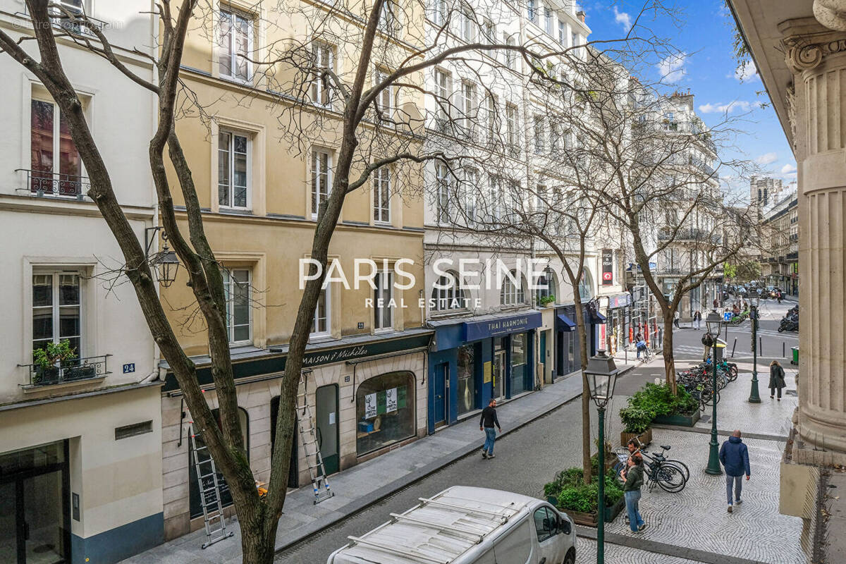 Commerce à PARIS-2E