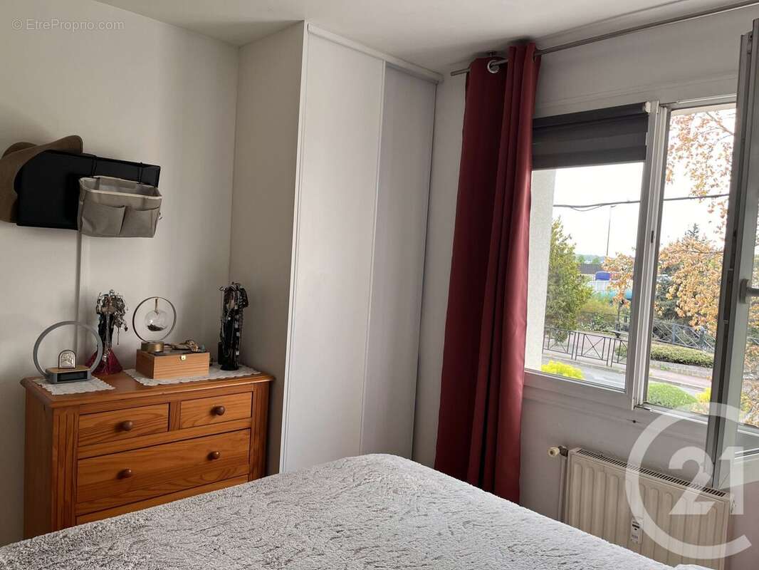Appartement à SAINT-MAUR-DES-FOSSES