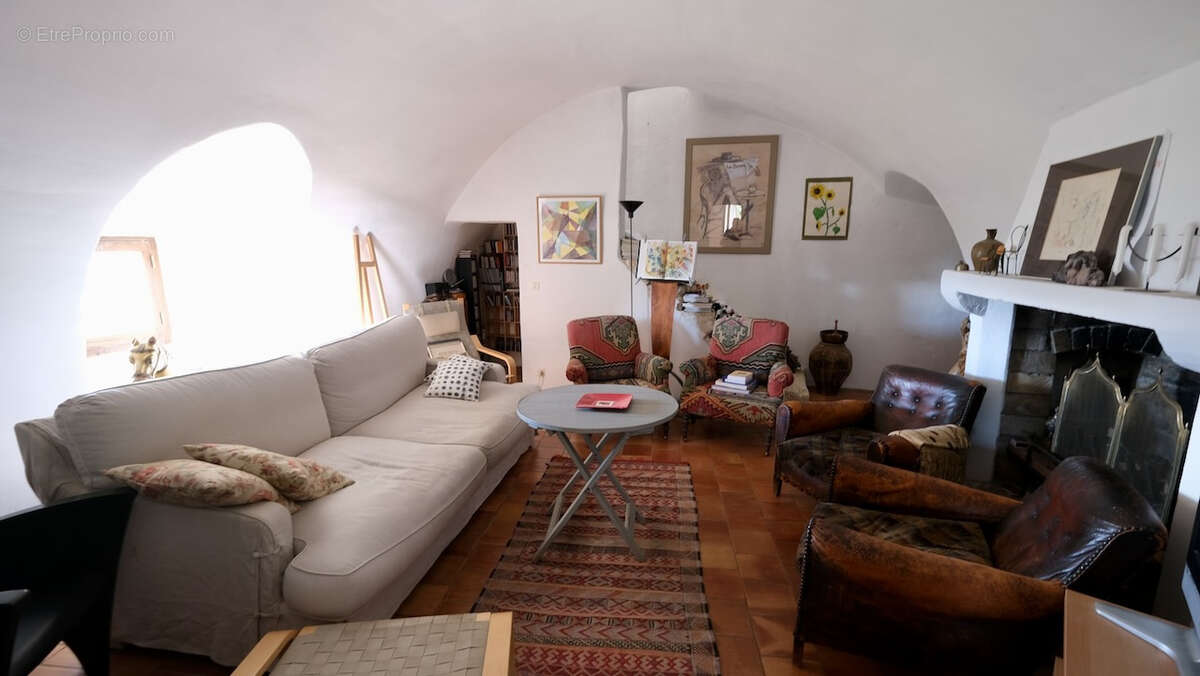 Maison à CUCURON