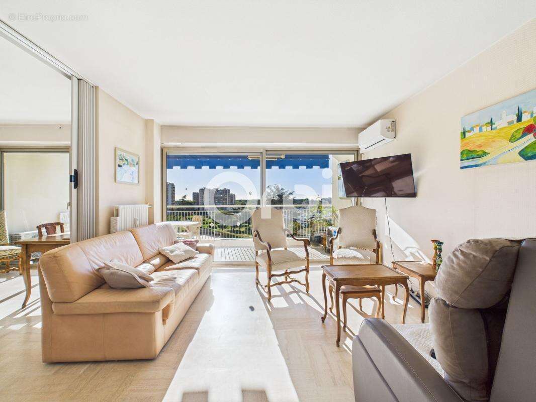 Appartement à MANDELIEU-LA-NAPOULE