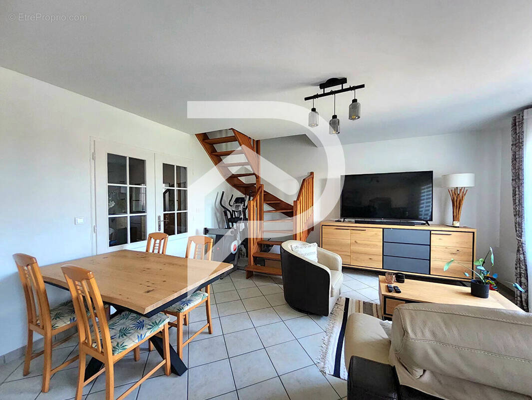 Appartement à SAINT-GERMAIN-LES-ARPAJON