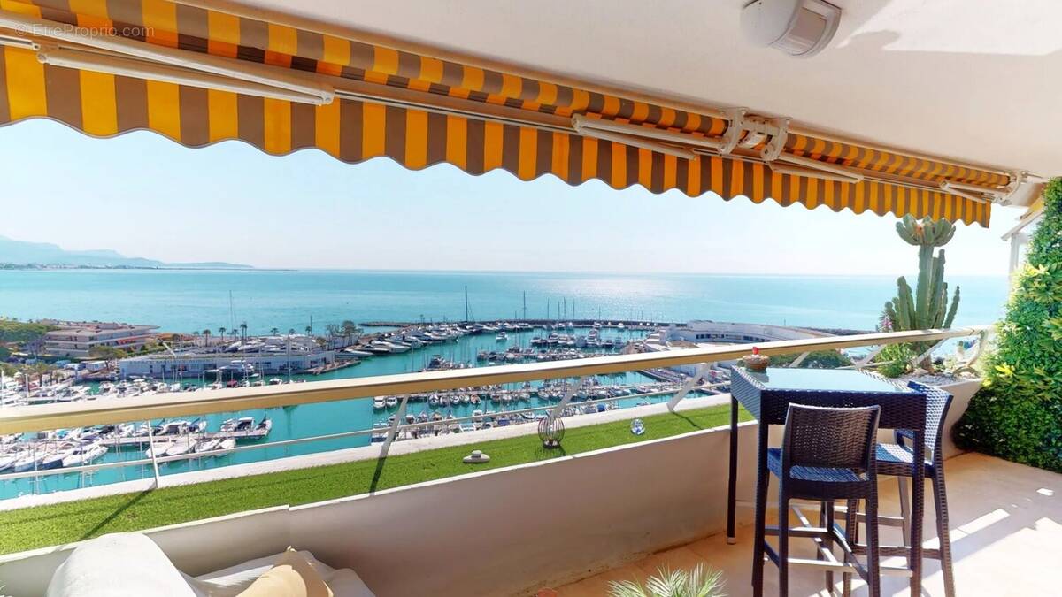 Appartement à VILLENEUVE-LOUBET