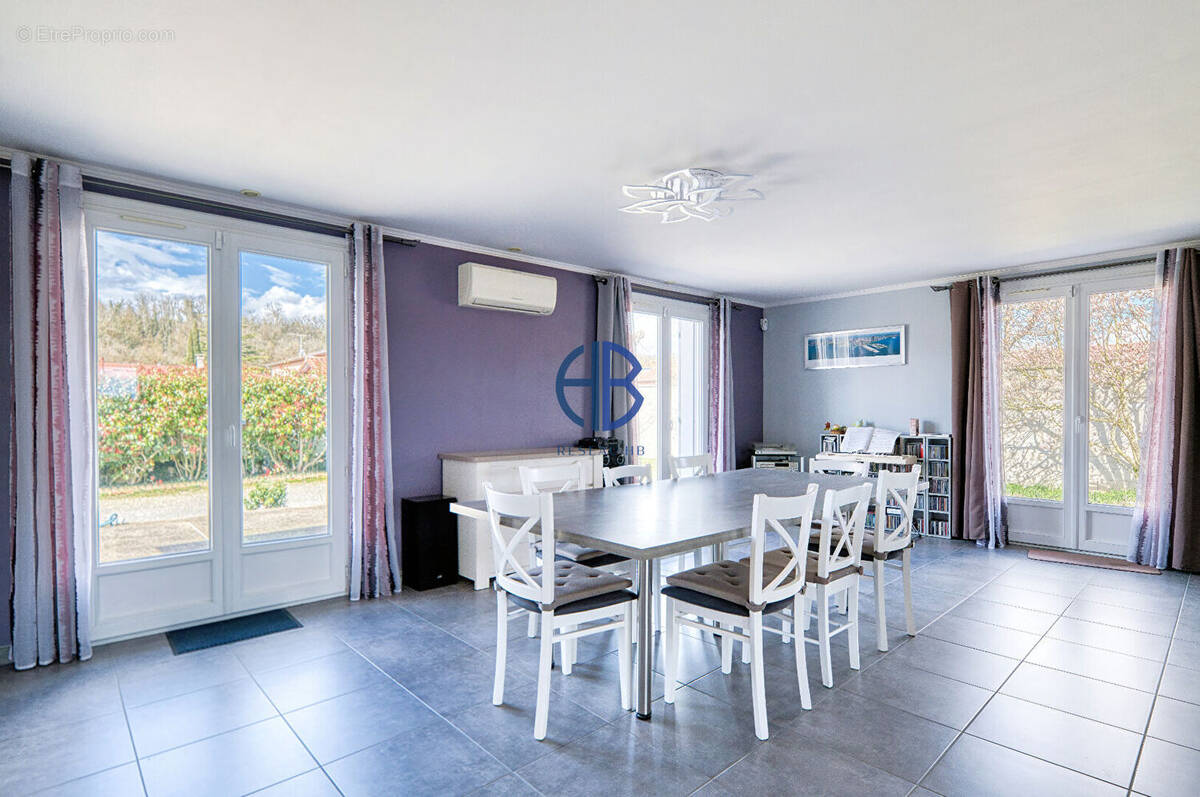 Maison à SATOLAS-ET-BONCE