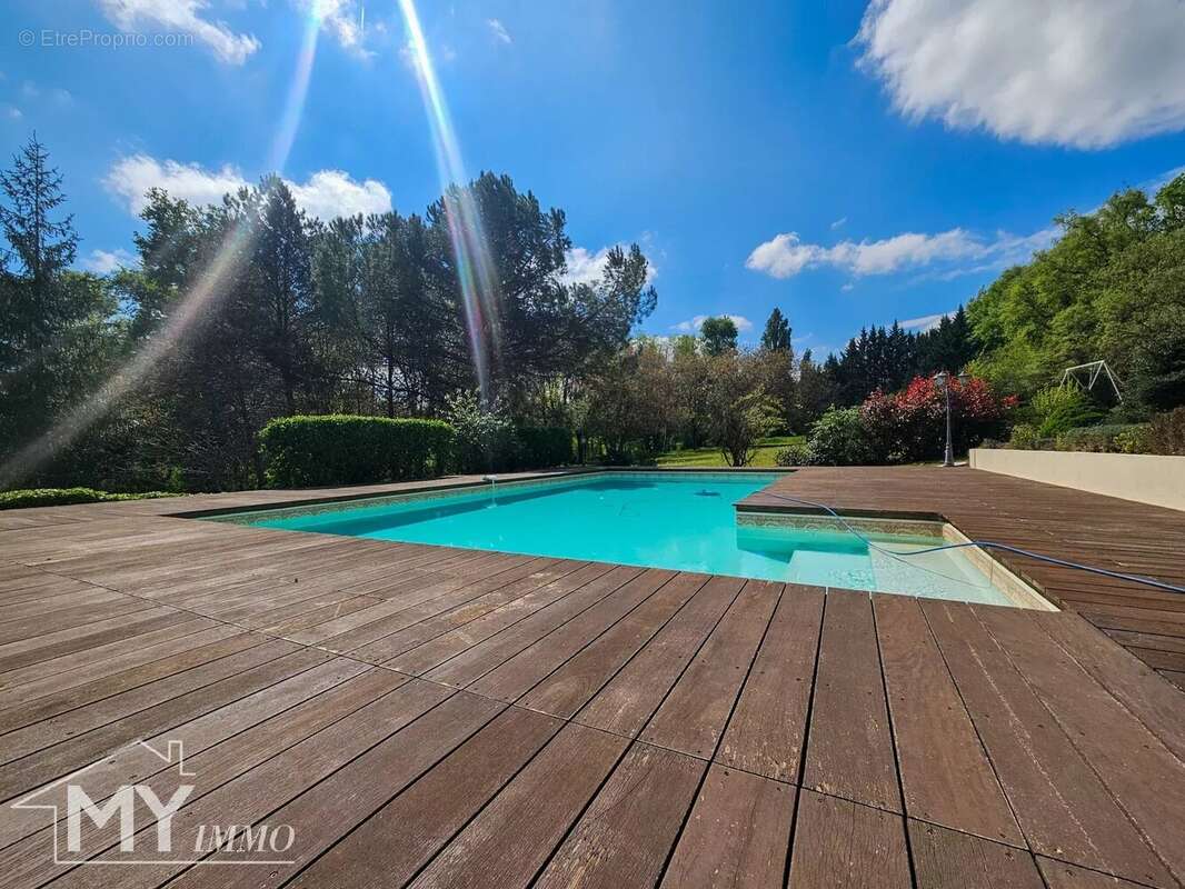 Maison à PINEUILH