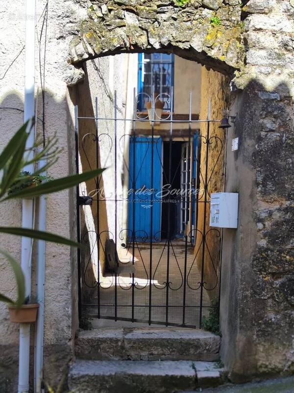 Maison à ESPARRON