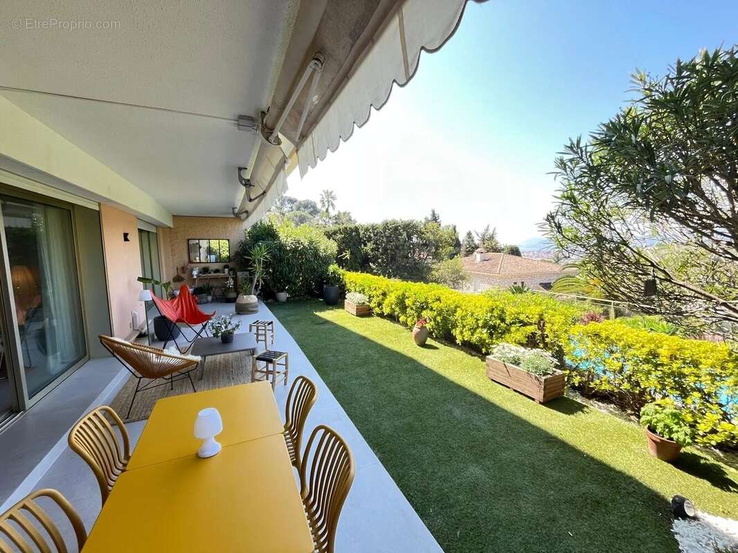 Appartement à LE CANNET