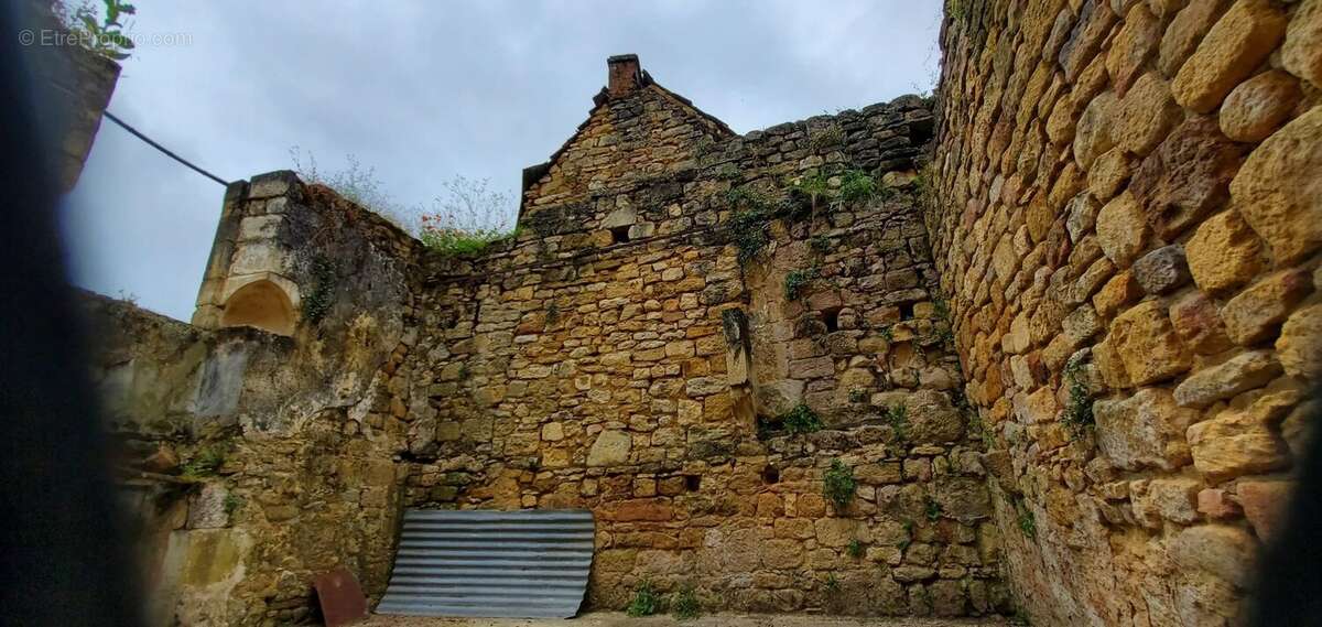 Maison à CENAC-ET-SAINT-JULIEN