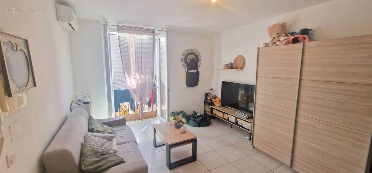 Appartement à ROQUEBRUNE-SUR-ARGENS