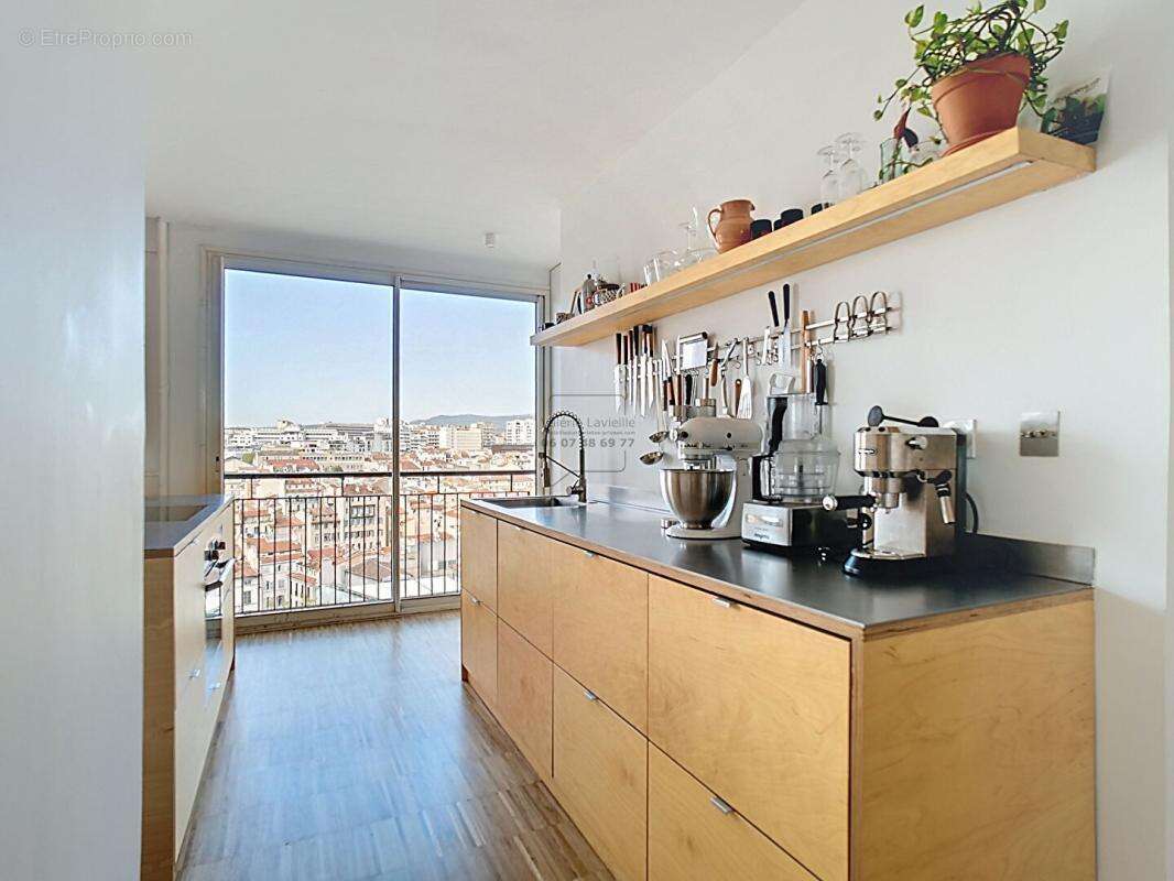 Appartement à MARSEILLE-1E