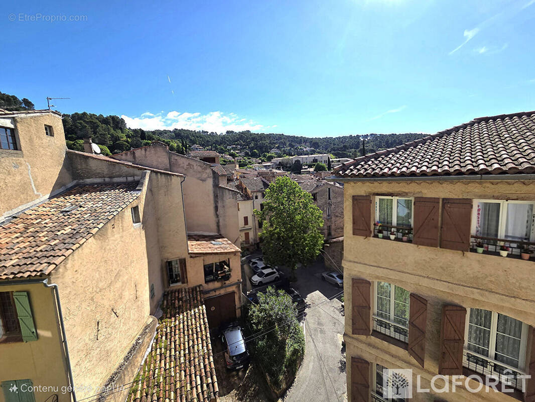 Appartement à COTIGNAC