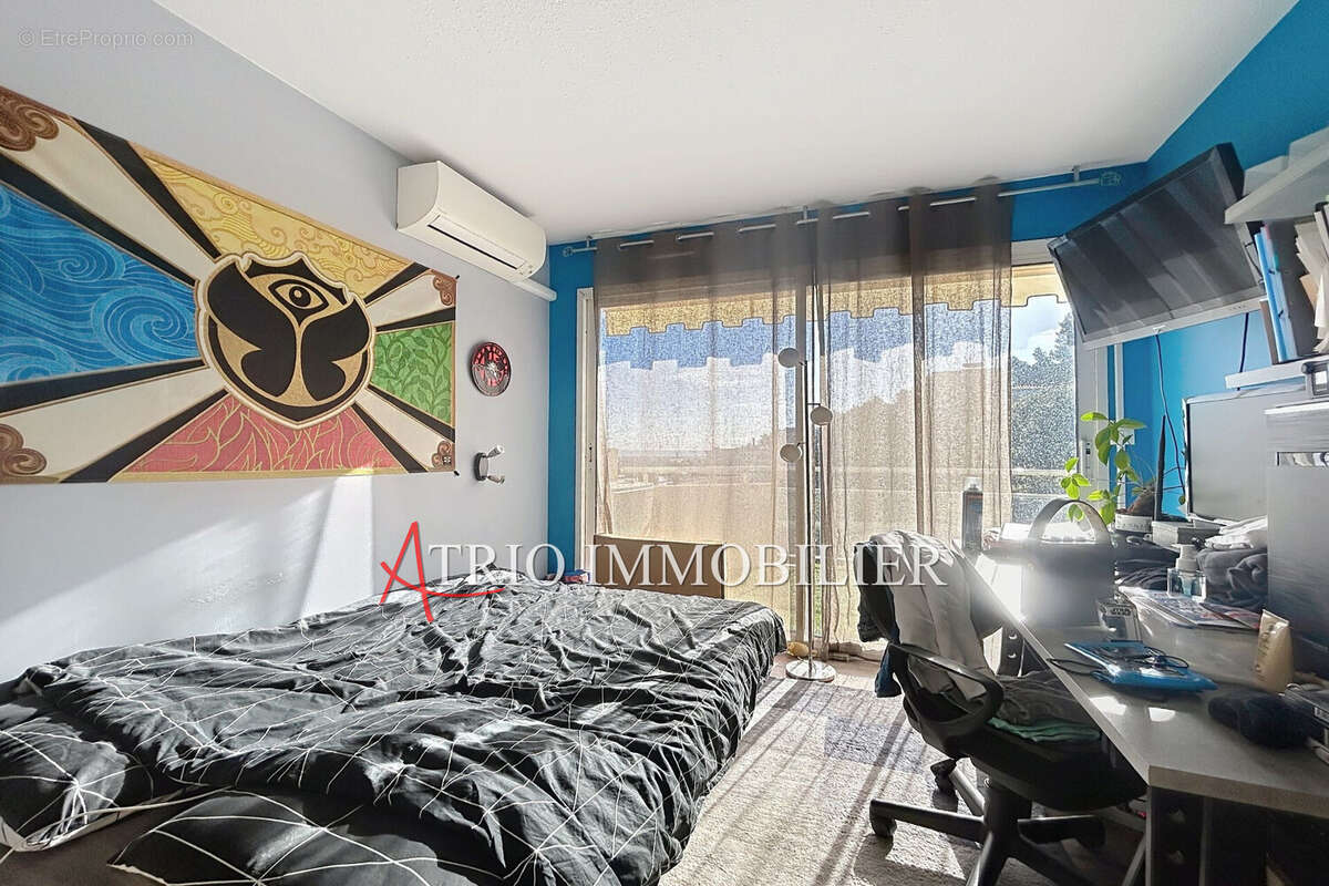 Appartement à SAINT-LAURENT-DU-VAR