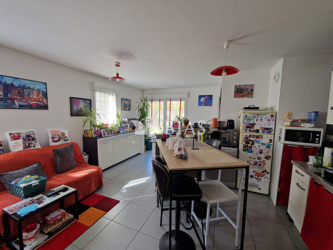 Appartement à LA RIVIERE-SAINT-SAUVEUR