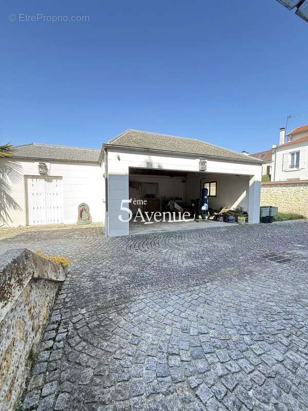 Maison à SAINT-MAUR-DES-FOSSES