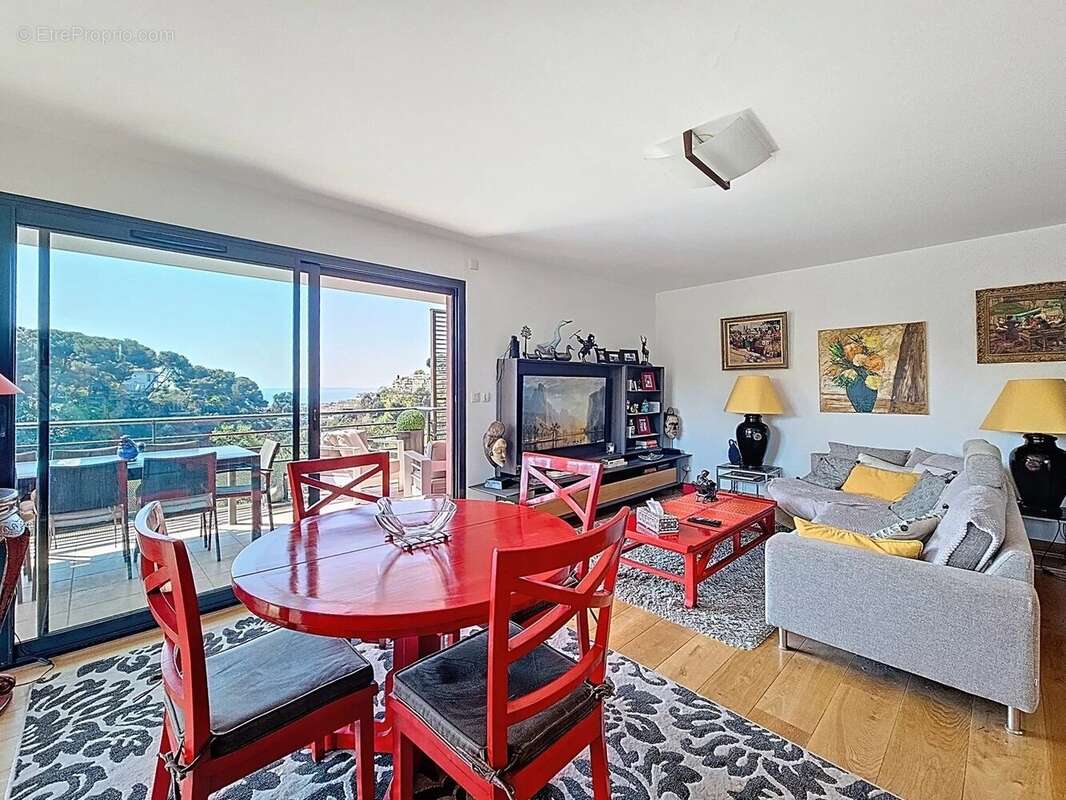 Appartement à SAINT-LAURENT-DU-VAR