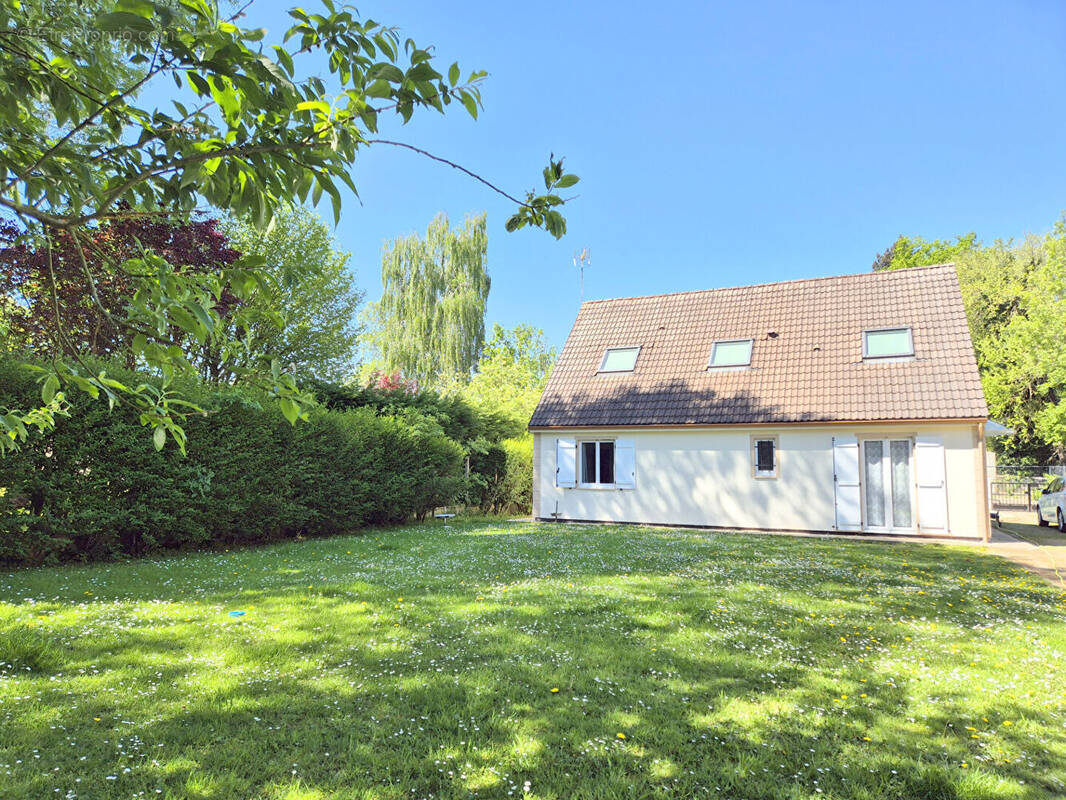 Maison à ELANCOURT