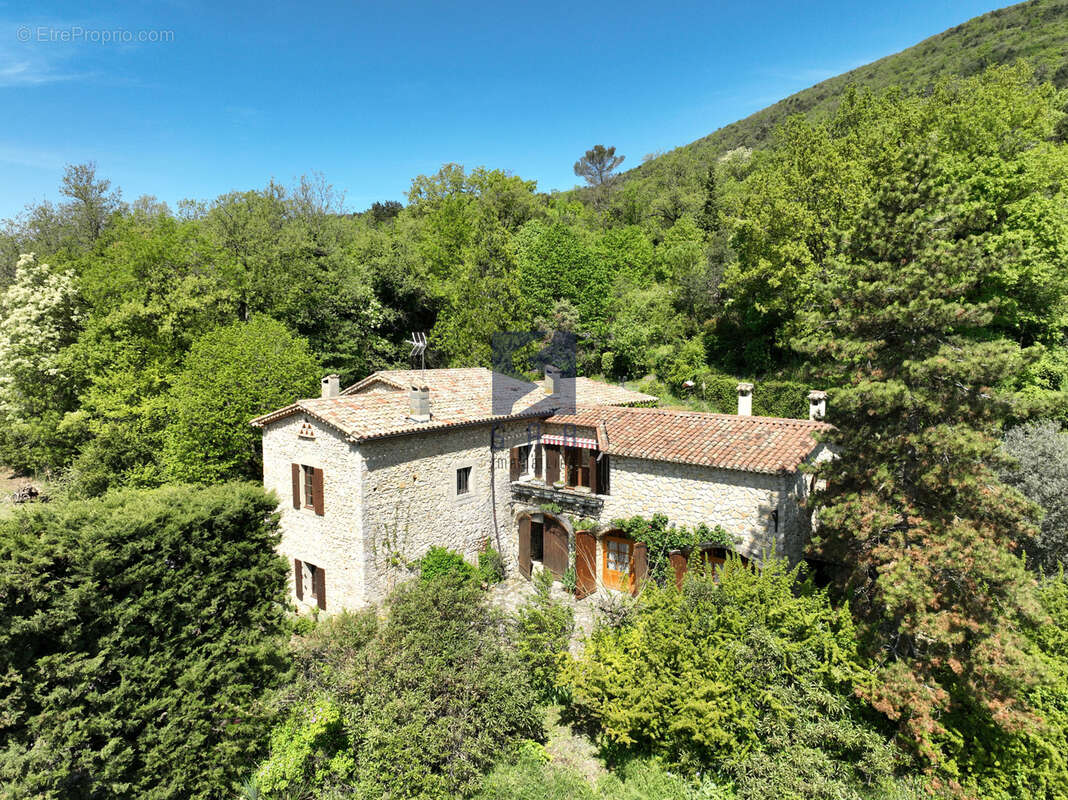 Maison à MIRMANDE