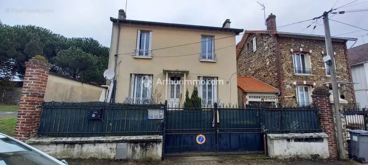 Maison à SARCELLES