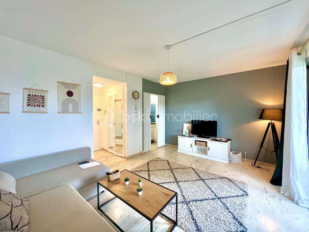 Appartement à MANDELIEU-LA-NAPOULE