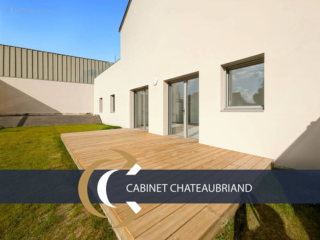 Appartement à COMBOURG