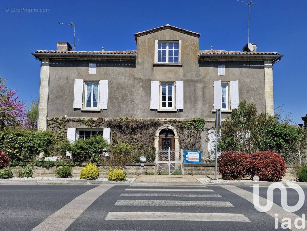 Photo 1 - Maison à LAMOTHE-MONTRAVEL